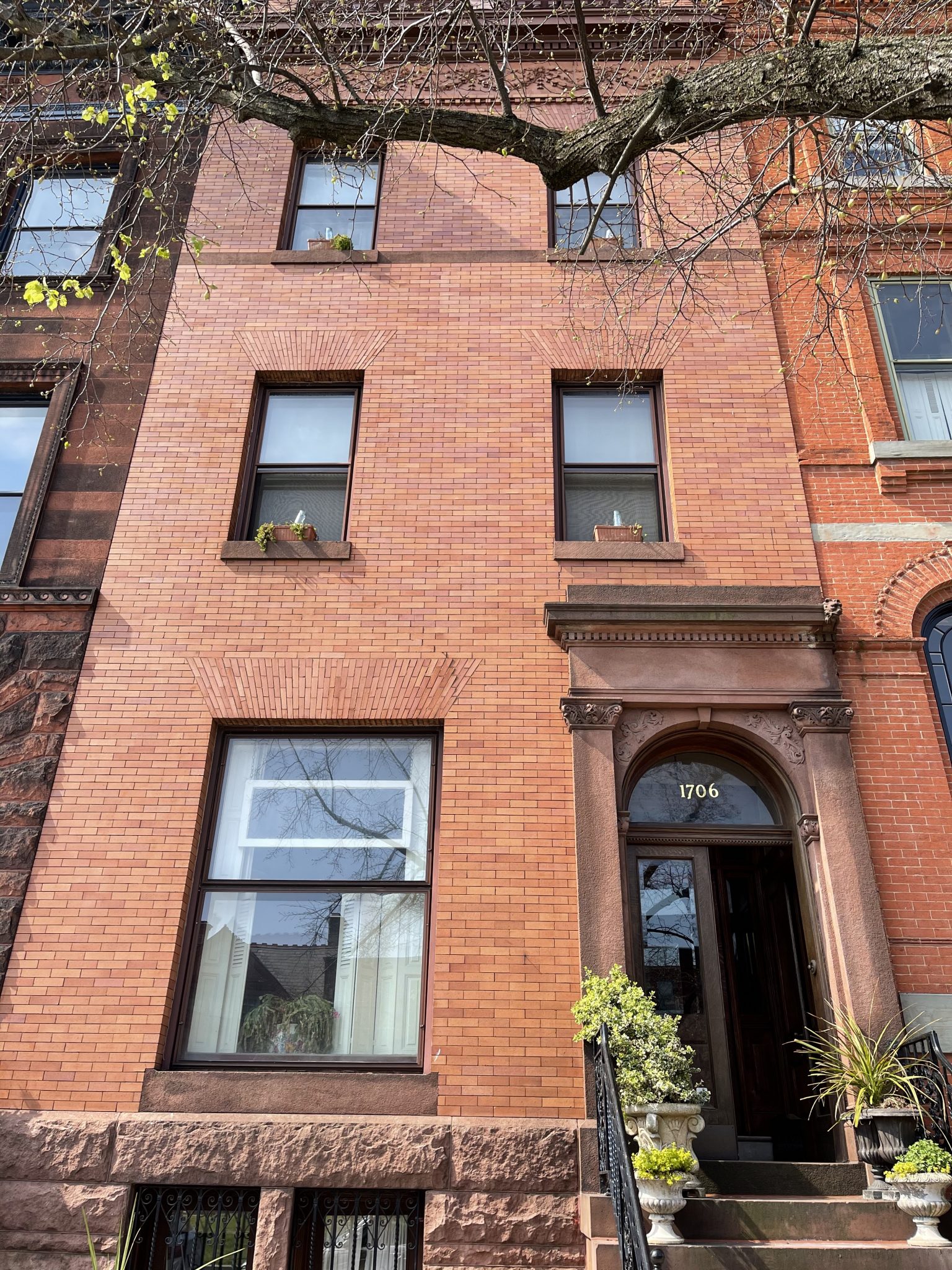 Brownstone 3 Bedroom, 2 Bath Apartment on Park Ave Bolton Hill