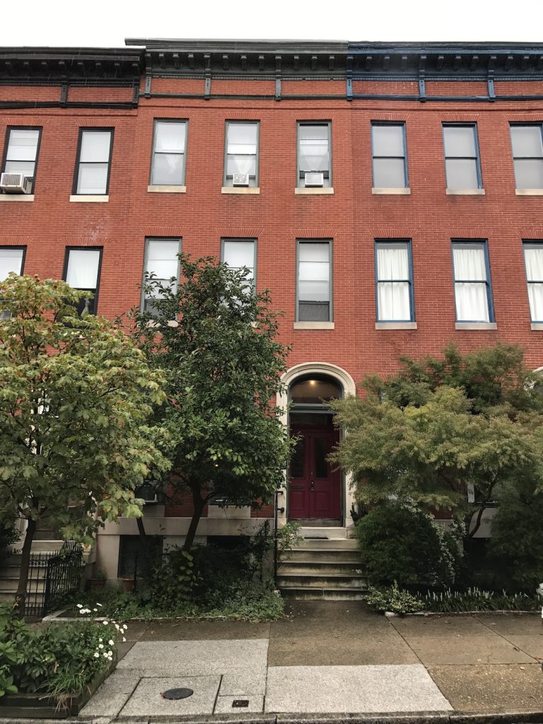 3 ½ Bedroom, 2 bath, split level apartment with huge yard for rent